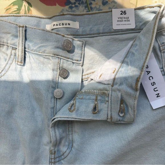 NWT PacSun Vintage Highrise jean shorts 26 - Picture 4 of 4